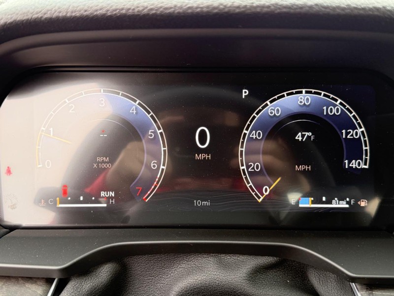 Jeep Grand Cherokee Vehicle Full-screen Gallery Image 30