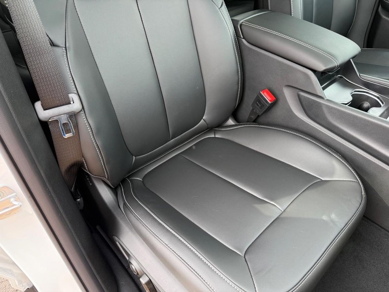 Jeep Grand Cherokee Vehicle Full-screen Gallery Image 18