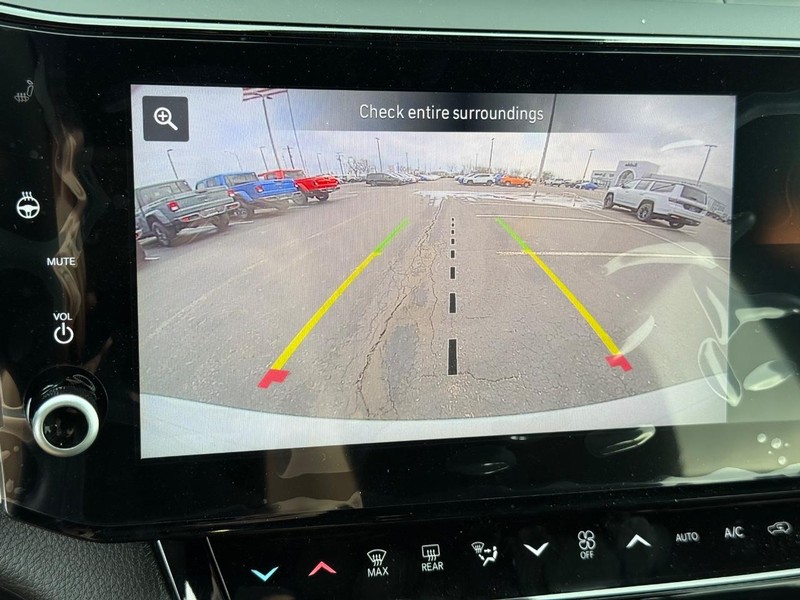 Jeep Grand Cherokee Vehicle Full-screen Gallery Image 26