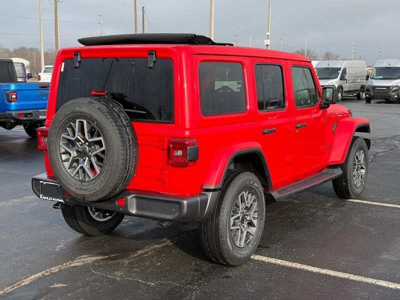 Jeep Wrangler Vehicle Full-screen Gallery Image 3