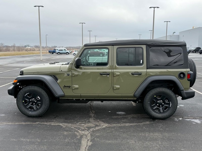 Jeep Wrangler Vehicle Full-screen Gallery Image 8