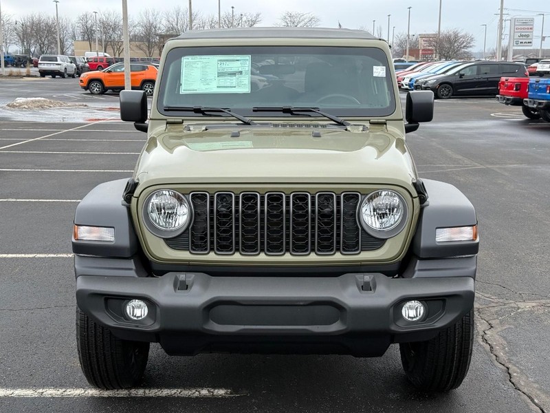 Jeep Wrangler Vehicle Full-screen Gallery Image 10