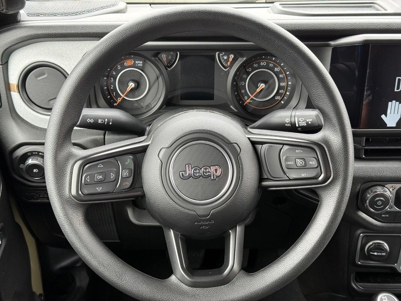 Jeep Wrangler Vehicle Full-screen Gallery Image 14