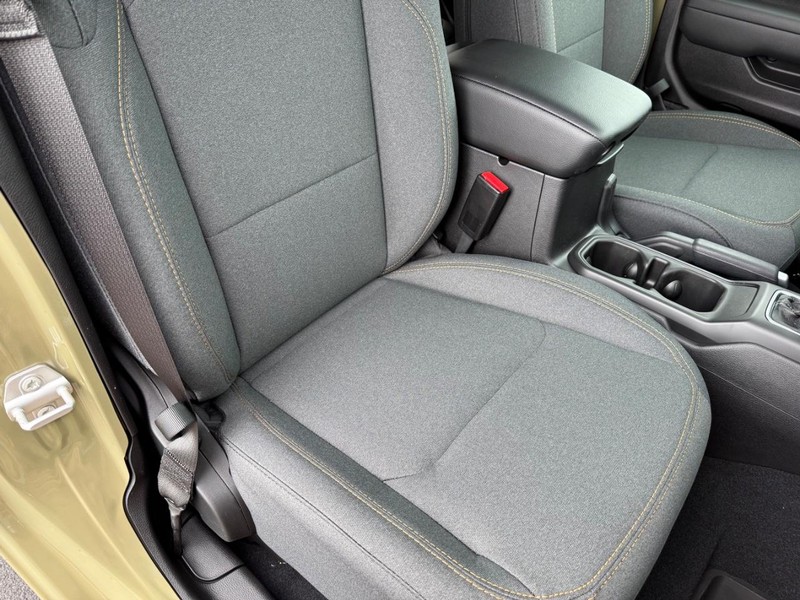 Jeep Wrangler Vehicle Full-screen Gallery Image 16