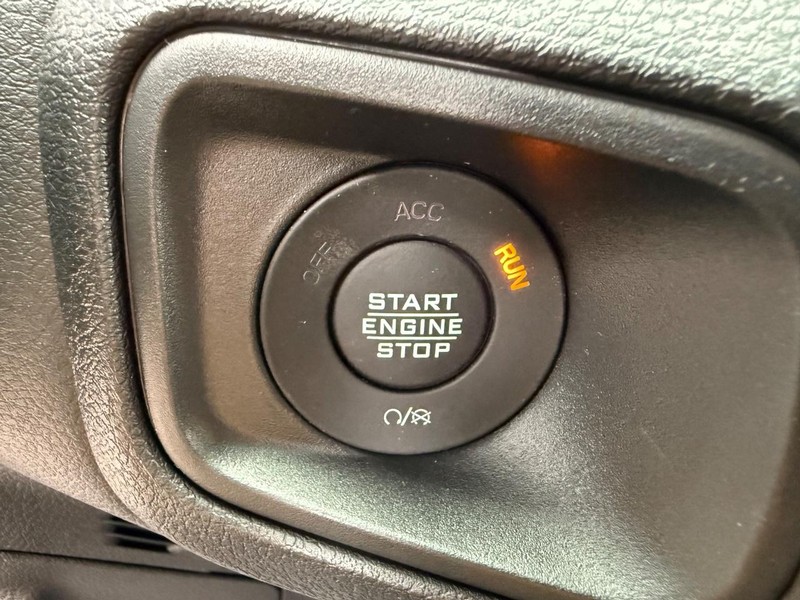 Jeep Wrangler Vehicle Full-screen Gallery Image 22