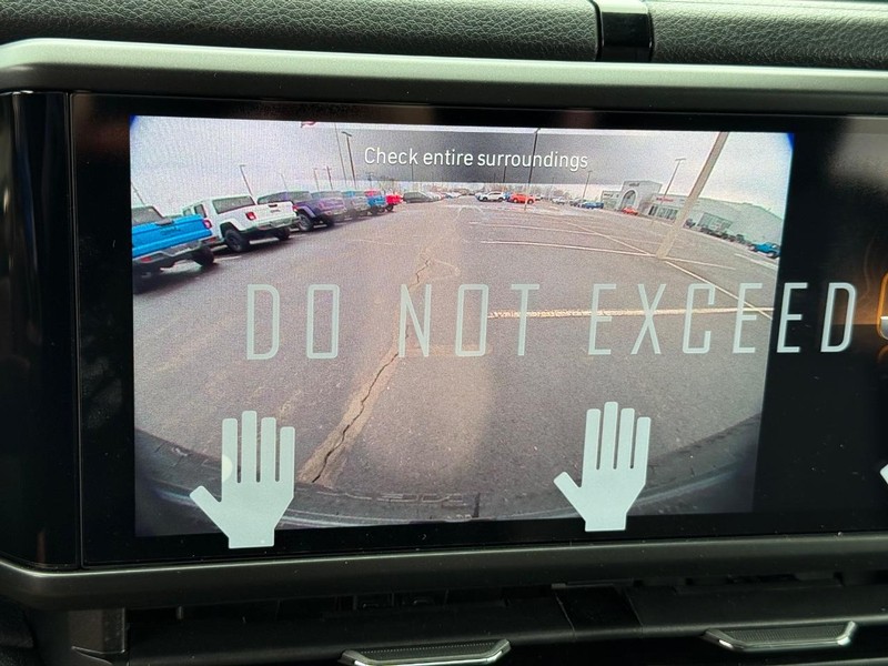 Jeep Wrangler Vehicle Full-screen Gallery Image 24