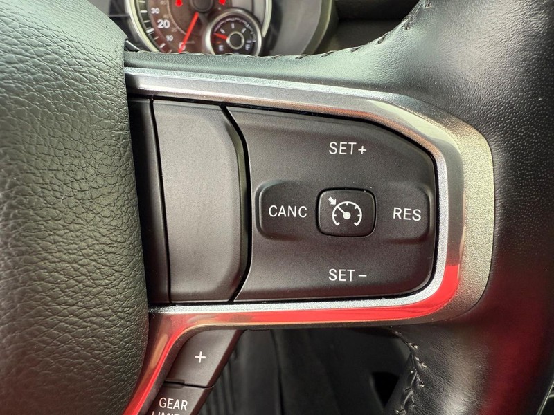 Ram 1500 Vehicle Full-screen Gallery Image 22