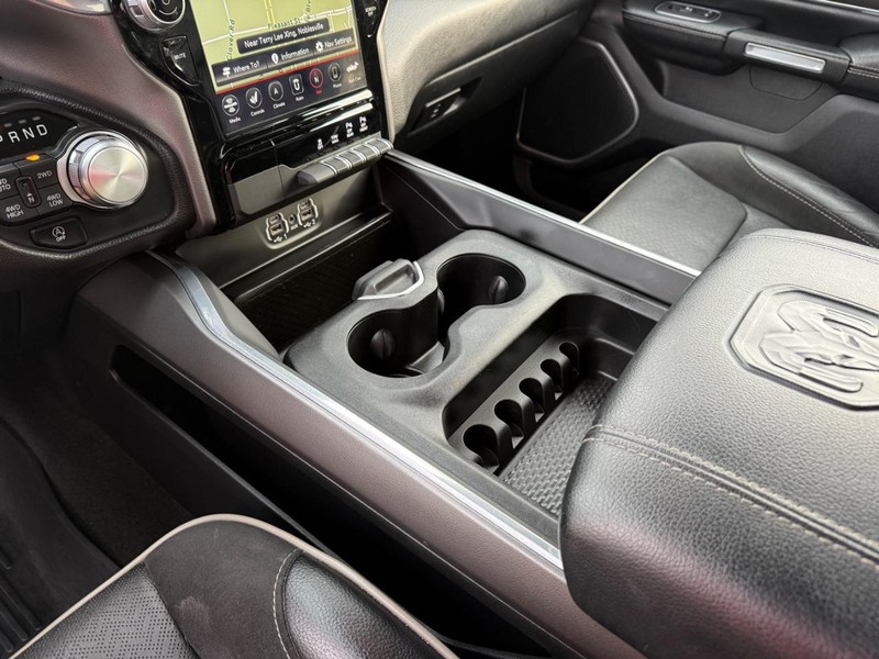 Ram 1500 Vehicle Full-screen Gallery Image 27