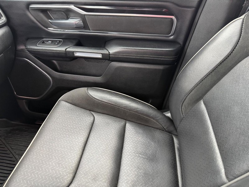 Ram 1500 Vehicle Full-screen Gallery Image 28