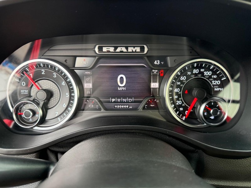 Ram 1500 Vehicle Full-screen Gallery Image 30