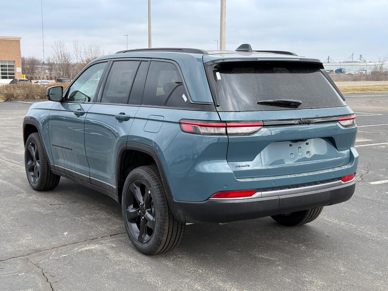 Jeep Grand Cherokee Vehicle Full-screen Gallery Image 5