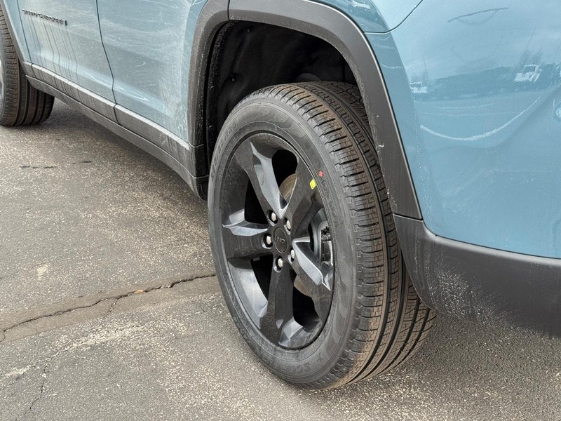 Jeep Grand Cherokee Vehicle Full-screen Gallery Image 6