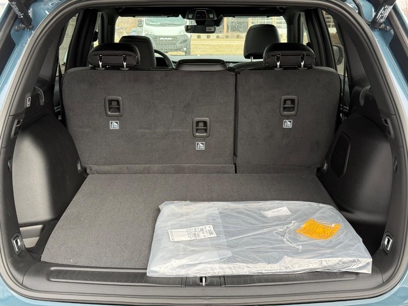 Jeep Grand Cherokee Vehicle Full-screen Gallery Image 7