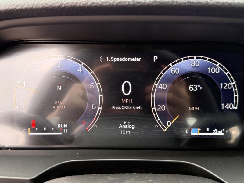 Jeep Grand Cherokee Vehicle Full-screen Gallery Image 30