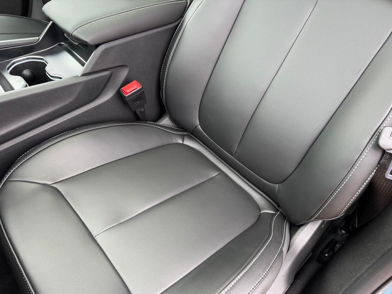 Jeep Grand Cherokee Vehicle Full-screen Gallery Image 32