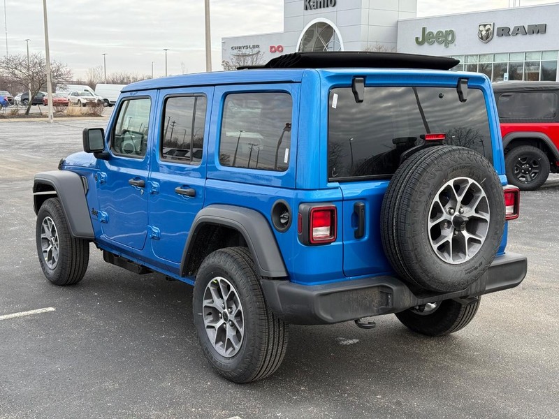 Jeep Wrangler Vehicle Full-screen Gallery Image 5