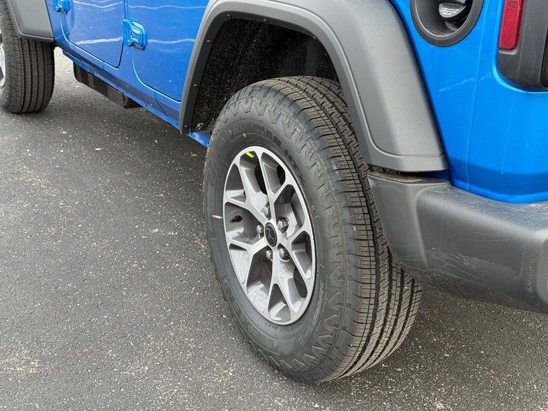 Jeep Wrangler Vehicle Full-screen Gallery Image 6