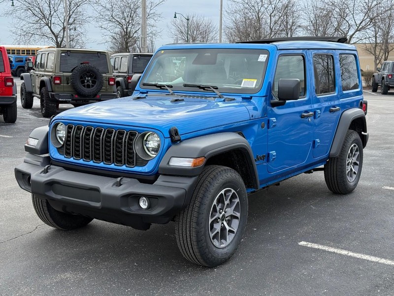 Jeep Wrangler Vehicle Full-screen Gallery Image 9