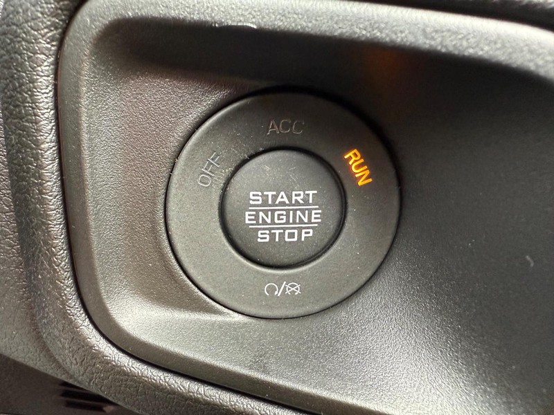 Jeep Wrangler Vehicle Full-screen Gallery Image 23