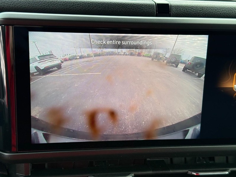 Jeep Wrangler Vehicle Full-screen Gallery Image 26