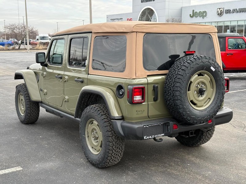 Jeep Wrangler Vehicle Full-screen Gallery Image 5