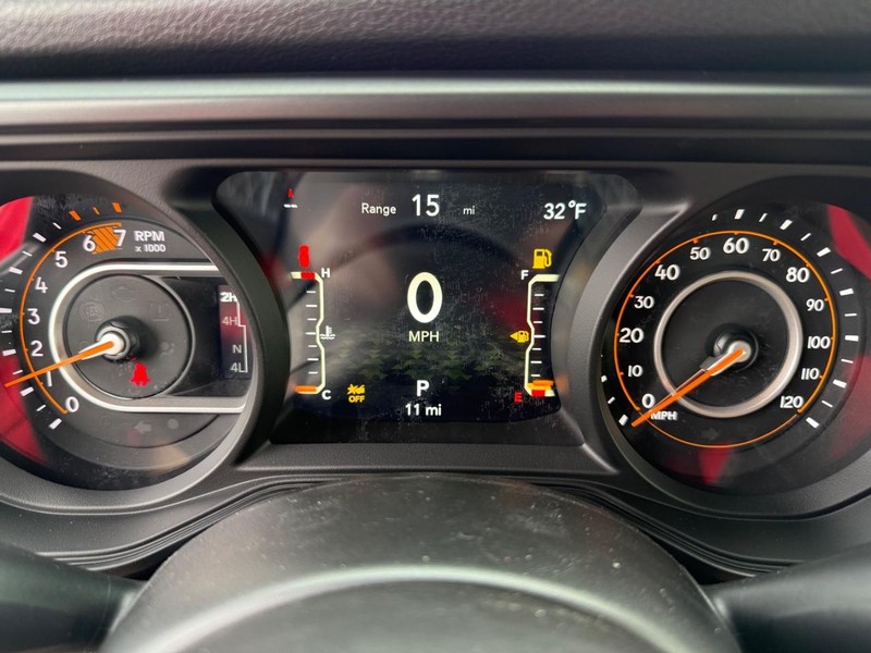 Jeep Wrangler Vehicle Full-screen Gallery Image 29