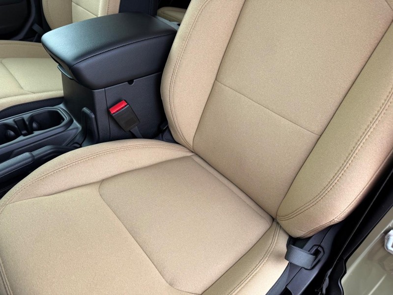 Jeep Wrangler Vehicle Full-screen Gallery Image 31