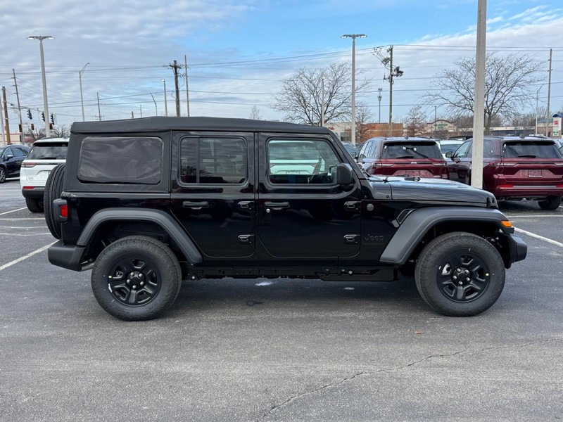 Jeep Wrangler Vehicle Full-screen Gallery Image 2