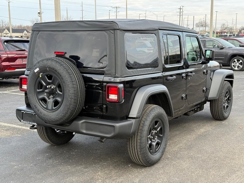 Jeep Wrangler Vehicle Full-screen Gallery Image 3