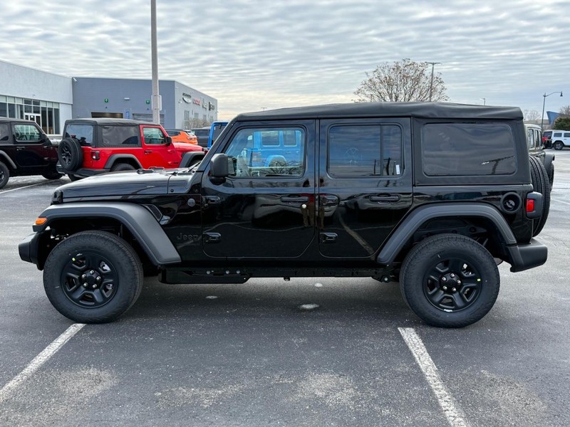 Jeep Wrangler Vehicle Full-screen Gallery Image 8