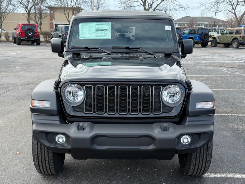 Jeep Wrangler Vehicle Full-screen Gallery Image 10