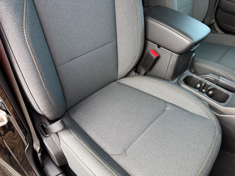 Jeep Wrangler Vehicle Full-screen Gallery Image 16