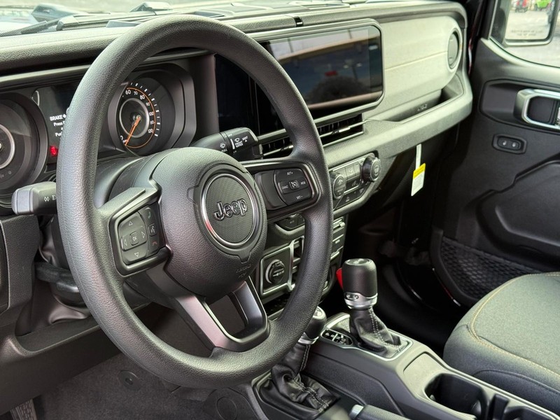 Jeep Wrangler Vehicle Full-screen Gallery Image 19