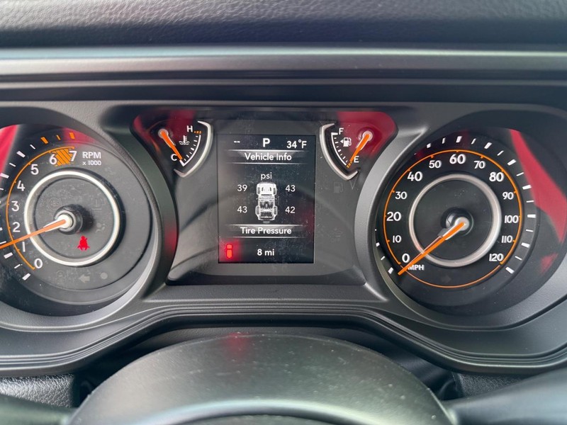 Jeep Wrangler Vehicle Full-screen Gallery Image 28