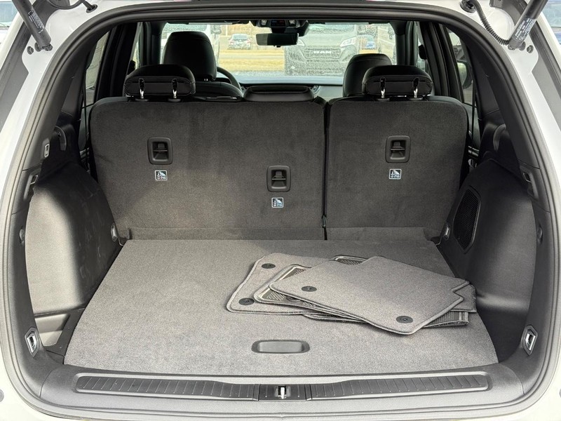 Jeep Grand Cherokee Vehicle Full-screen Gallery Image 7