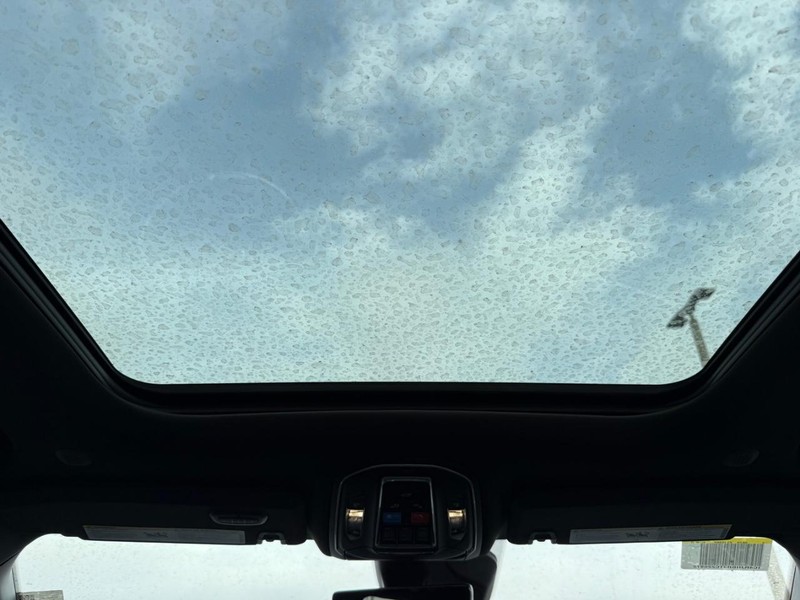 Jeep Grand Cherokee Vehicle Full-screen Gallery Image 14