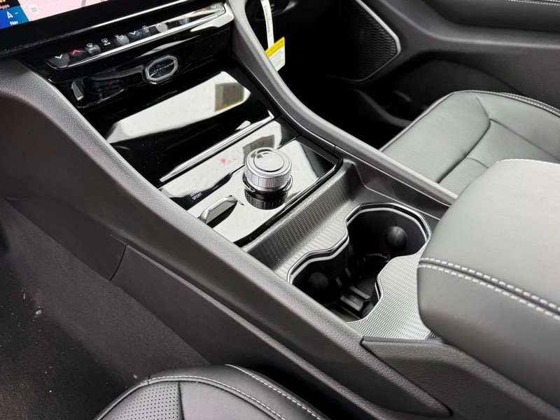 Jeep Grand Cherokee Vehicle Full-screen Gallery Image 27