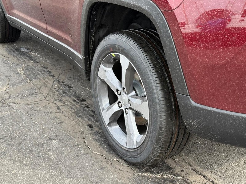 Jeep Grand Cherokee Vehicle Full-screen Gallery Image 6