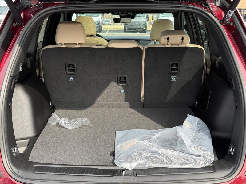 Jeep Grand Cherokee Vehicle Full-screen Gallery Image 7