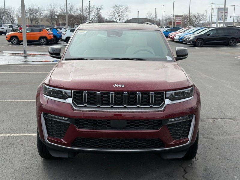 Jeep Grand Cherokee Vehicle Full-screen Gallery Image 11