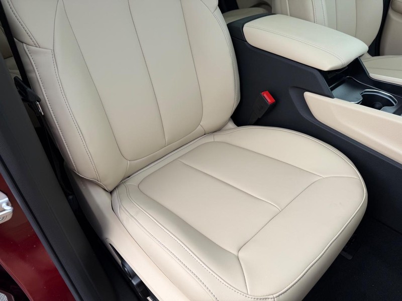 Jeep Grand Cherokee Vehicle Full-screen Gallery Image 18