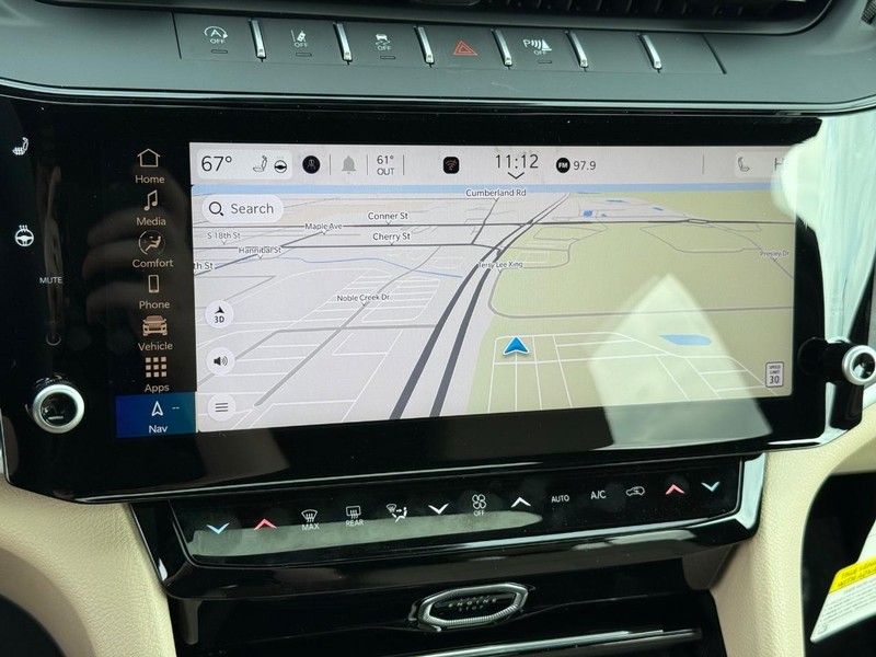 Jeep Grand Cherokee Vehicle Full-screen Gallery Image 25