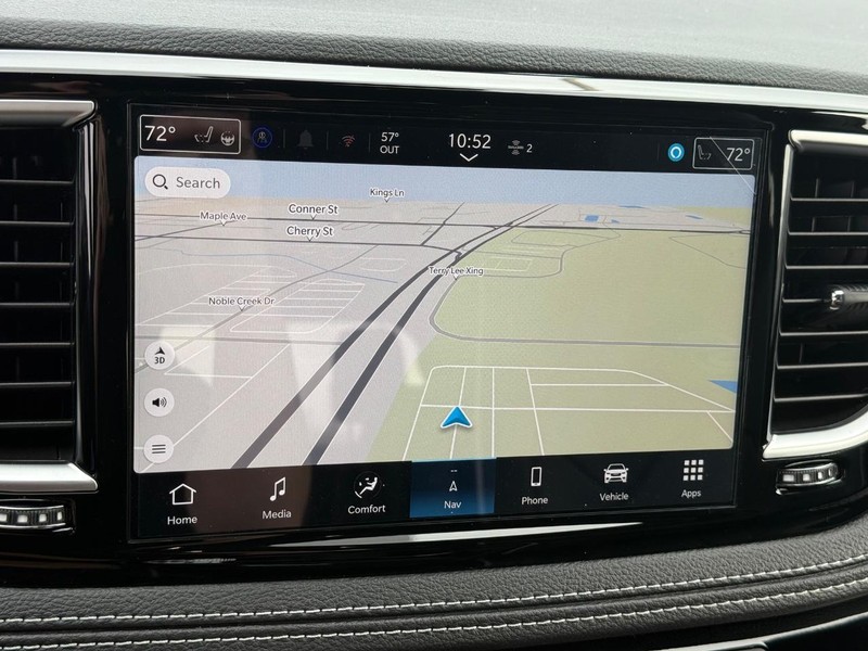 Chrysler Pacifica Vehicle Full-screen Gallery Image 26