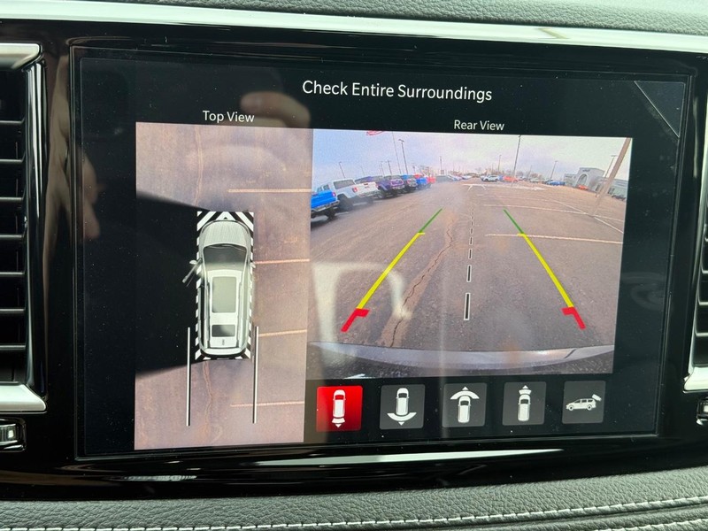 Chrysler Pacifica Vehicle Full-screen Gallery Image 27