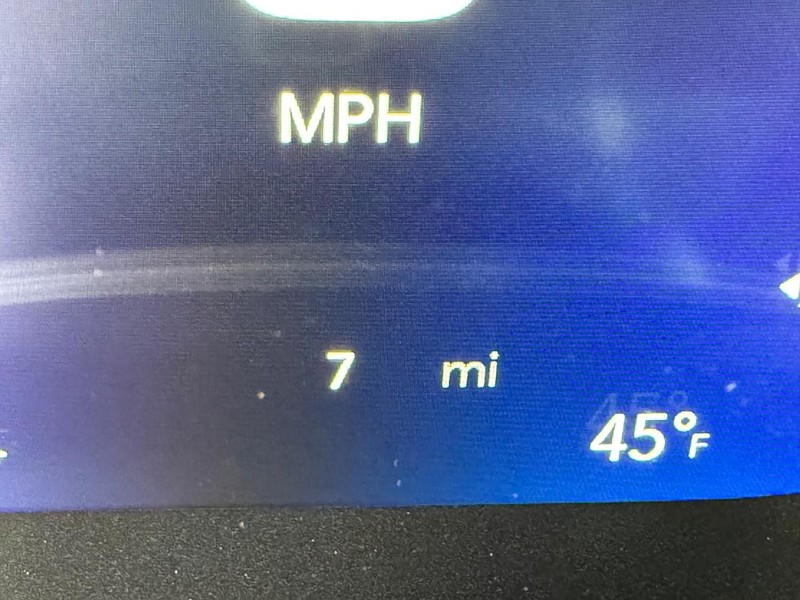 Chrysler Pacifica Vehicle Full-screen Gallery Image 31