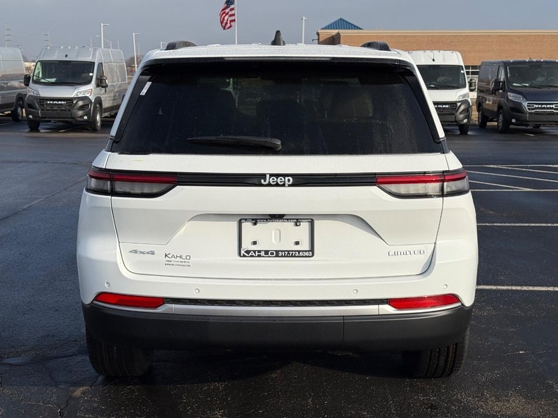 Jeep Grand Cherokee Vehicle Full-screen Gallery Image 4