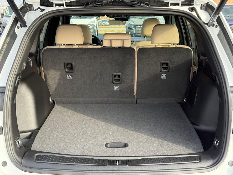 Jeep Grand Cherokee Vehicle Full-screen Gallery Image 7