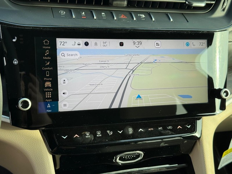 Jeep Grand Cherokee Vehicle Full-screen Gallery Image 25