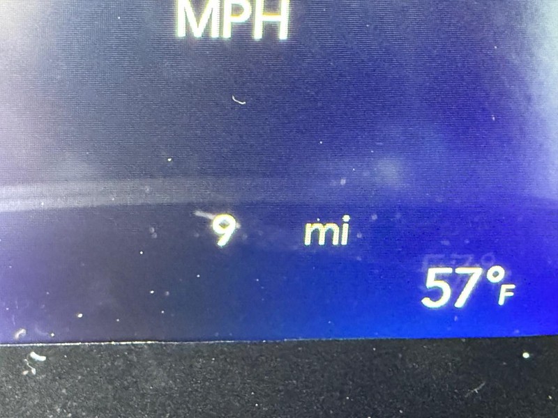 Chrysler Pacifica Vehicle Full-screen Gallery Image 31