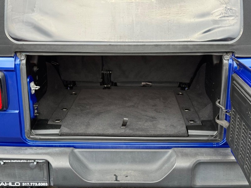 Jeep Wrangler Unlimited Vehicle Full-screen Gallery Image 7